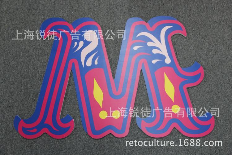 雪弗板橱窗道具 女装橱窗设计制作 橱窗广告 上海橱窗展示 木橱窗